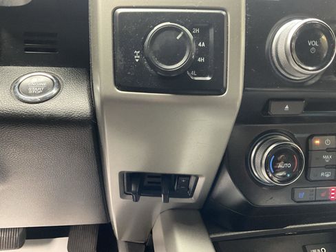 Used 2015 Ford F150 Lariat w/ Equipment Group 502A Luxury image 23