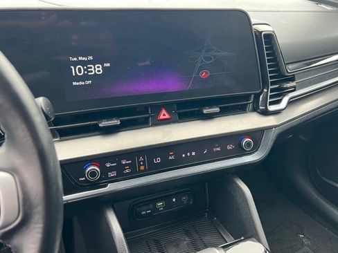 Certified 2024 Kia Sportage EX AWD/4WD image 18