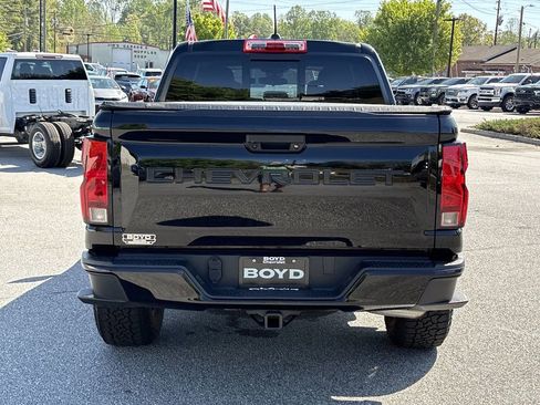 Used 2024 Chevrolet Colorado W/T w/ WT Convenience Package II RWD image 8