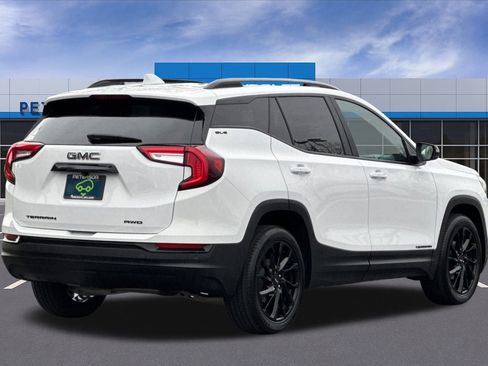 Certified 2024 GMC Terrain SLE w/ Driver Convenience Package image 4