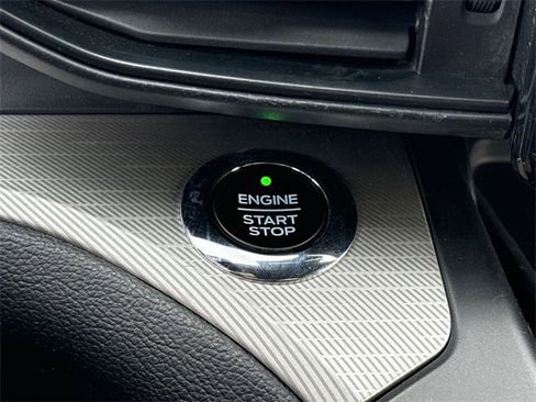 Used 2020 Ford Explorer XLT w/ Equipment Group 202A image 27