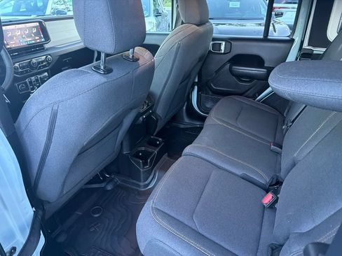 Used 2024 Jeep Wrangler Unlimited Sport AWD/4WD image 18