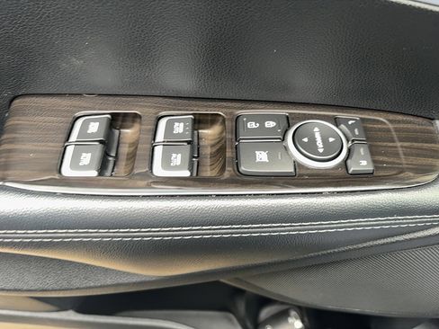 Used 2020 Kia Sorento S image 16