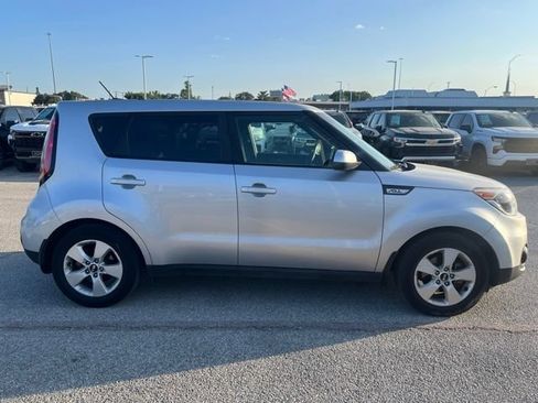 Used 2018 Kia Soul FWD image 5