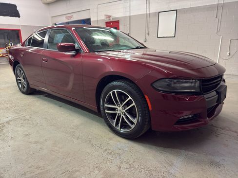 Used 2019 Dodge Charger SXT image 1