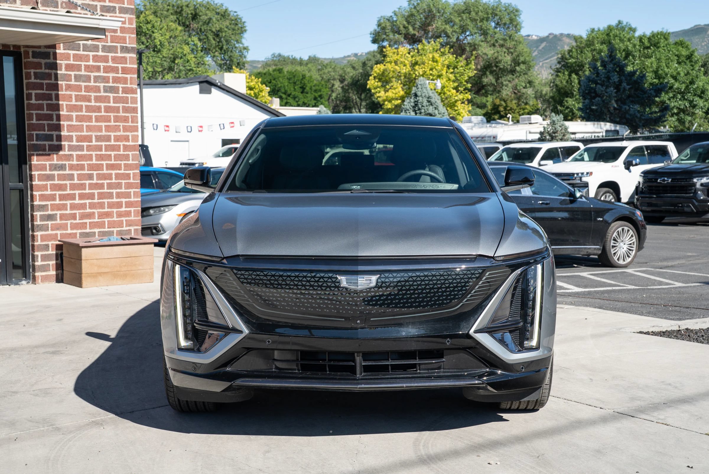 Used 2025 Cadillac Lyriq Sport AWD/4WD image 2