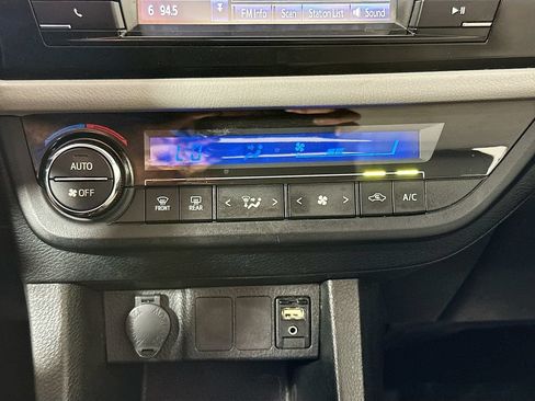 Used 2016 Toyota Corolla LE FWD image 17