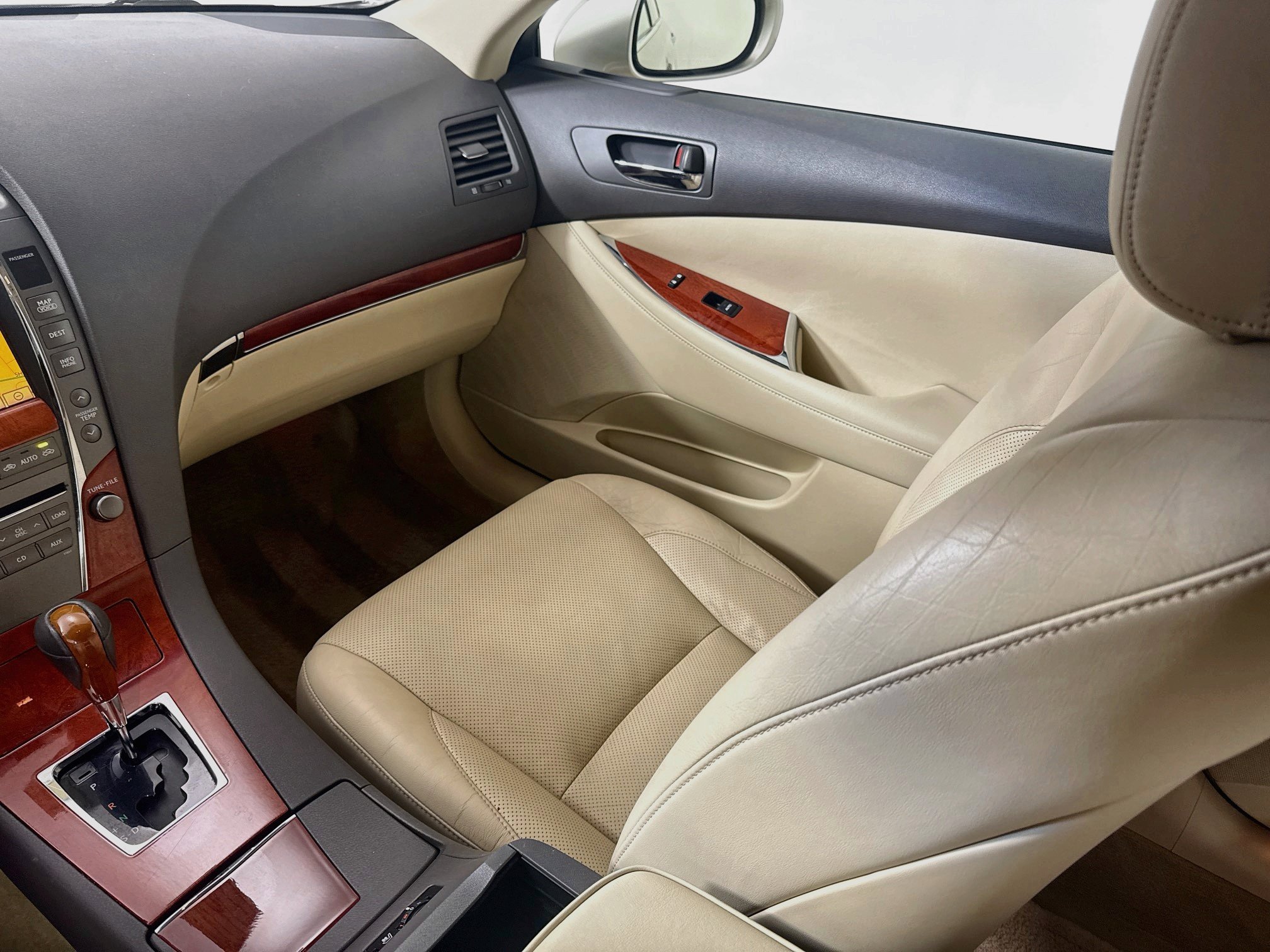 Used 2011 Lexus ES 350 FWD image 22