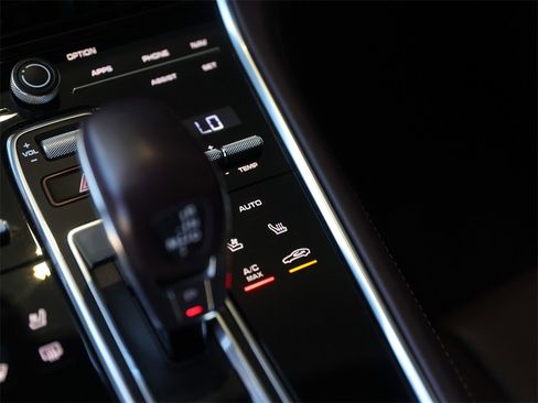 Certified 2022 Porsche Panamera 4S w/ Premium Package image 29