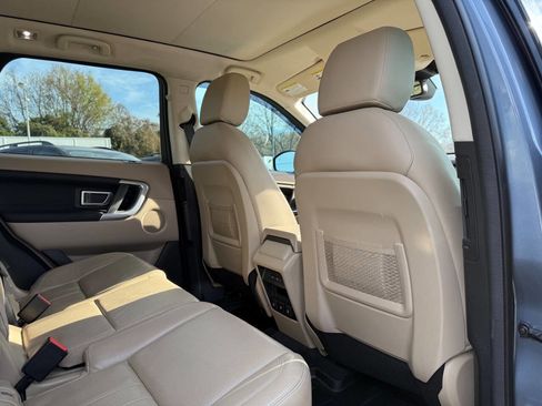 Used 2019 Land Rover Discovery Sport HSE image 10