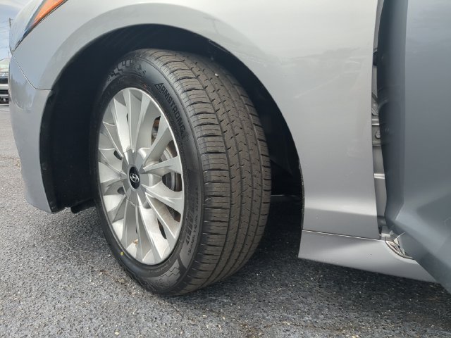 Used 2015 Hyundai Sonata Limited w/ Option Group 05 FWD image 38