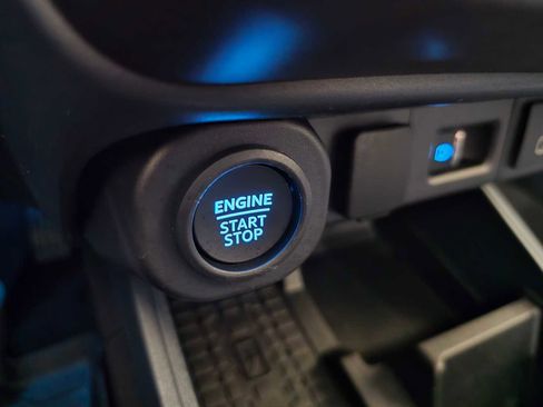 Used 2025 Ford Maverick Lobo AWD/4WD image 34