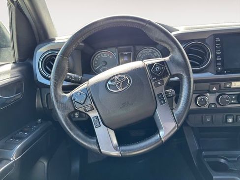 Used 2021 Toyota Tacoma TRD Off-Road image 12