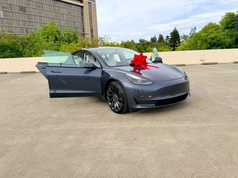 Used 2021 Tesla Model 3 Long Range AWD/4WD image 34