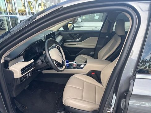 Certified 2025 Lincoln Corsair FWD image 5