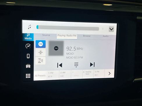 Used 2023 Chrysler Voyager LX image 16