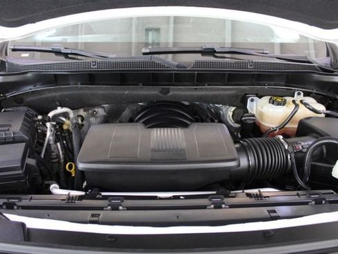 Used 2023 Chevrolet Tahoe Premier AWD/4WD image 32