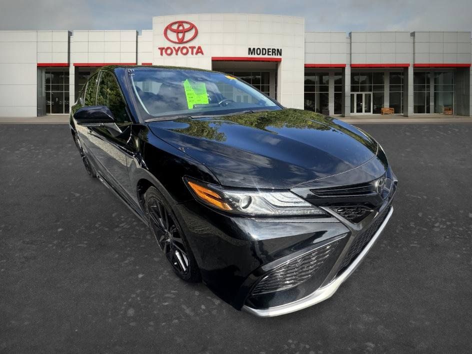 Used 2023 Toyota Camry XSE FWD image 7