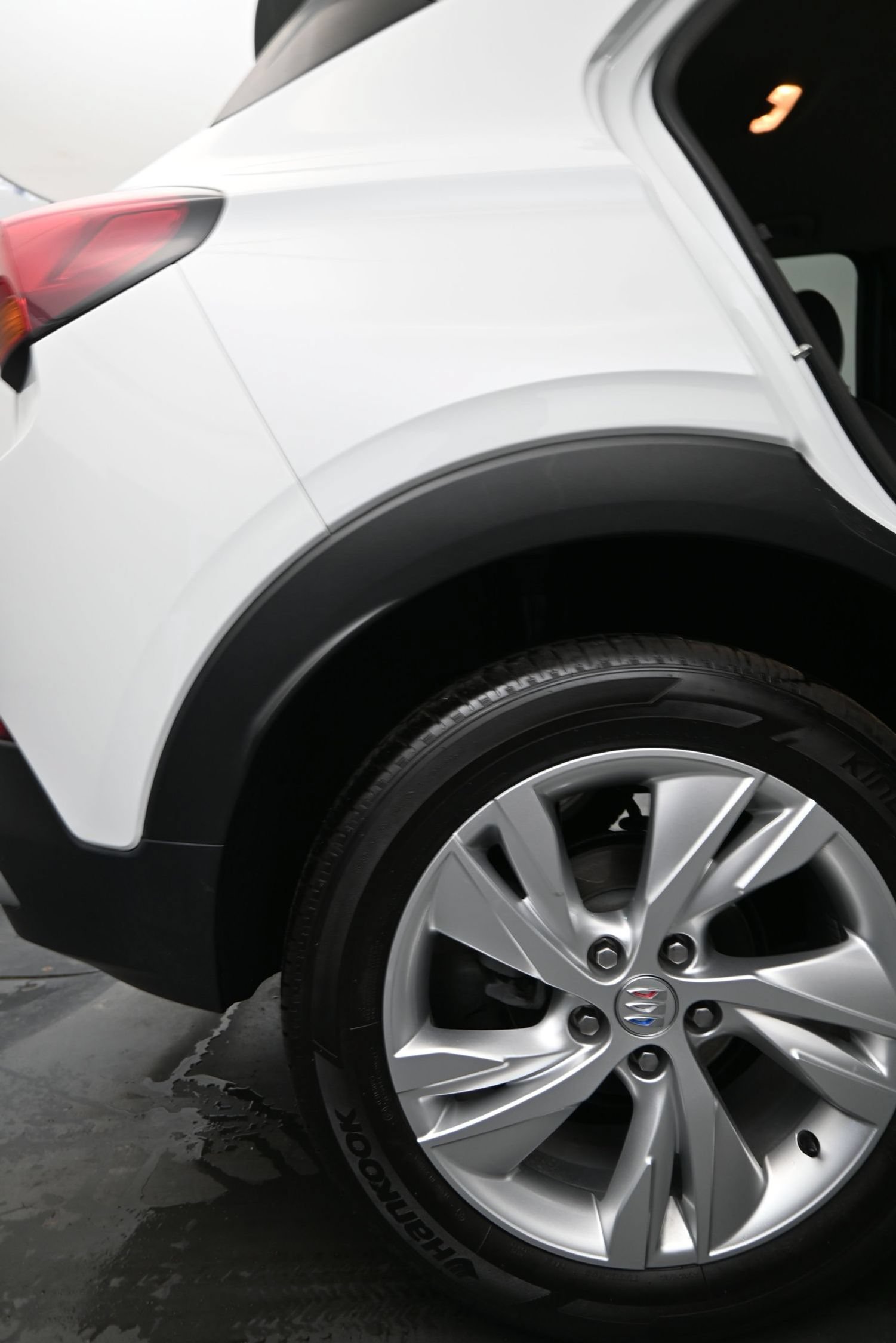 Certified 2025 Buick Encore GX Preferred FWD image 13