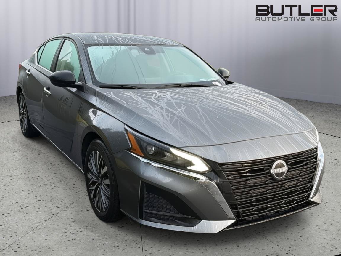 Used 2025 Nissan Altima 2.5 SV FWD image 8