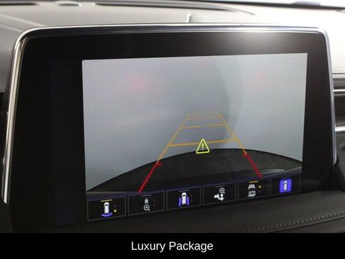 Used 2024 Chevrolet Tahoe LT w/ Luxury Package image 8