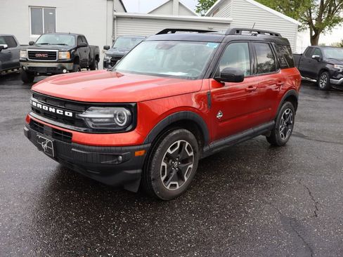 Used 2023 Ford Bronco Sport Outer Banks w/ Tech Package AWD/4WD image 2