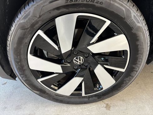 Used 2026 Volkswagen Atlas Cross Sport SE FWD image 32