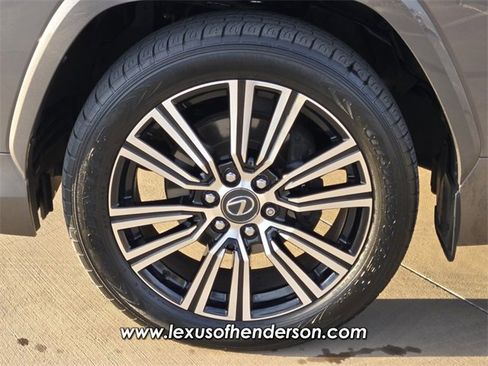 Used 2024 Lexus LX 600 4WD w/ Luxury Package image 9