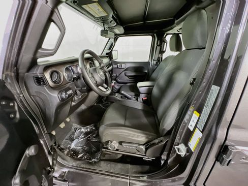 Used 2018 Jeep Wrangler Unlimited Sport AWD/4WD image 19