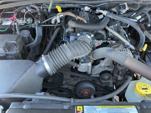 Used 2010 Jeep Wrangler Unlimited Sahara w/ Dual Top Group AWD/4WD image 19