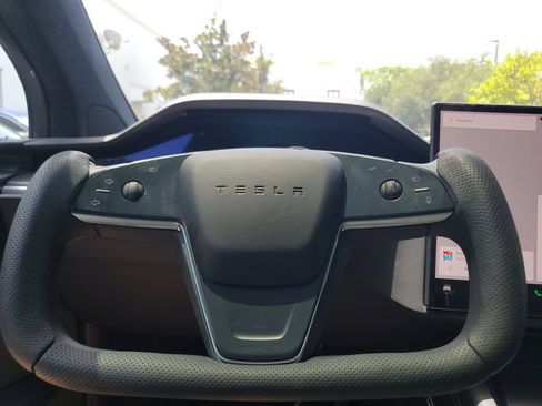 Used 2022 Tesla Model X Plaid AWD/4WD image 22