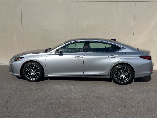 Used 2025 Lexus ES 350 w/ Premium Package FWD image 4