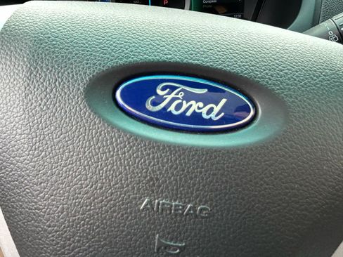 Used 2014 Ford Explorer XLT w/ Equipment Group 202A AWD/4WD image 24