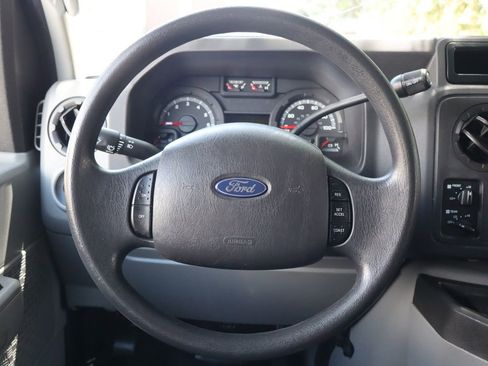 Used 2012 Ford E-350 and Econoline 350 XLT RWD image 18