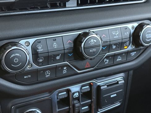 New 2026 Jeep Wrangler Unlimited Rubicon AWD/4WD image 20