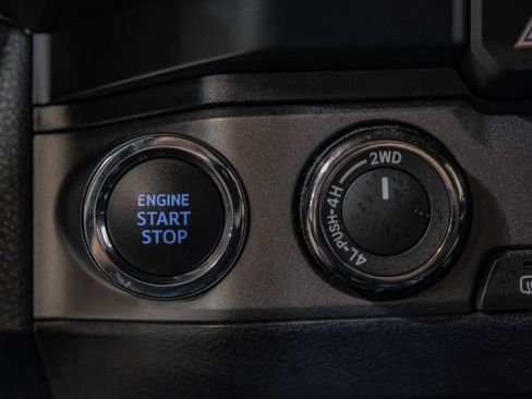 Used 2020 Toyota Tacoma TRD Off-Road w/ Advanced Technology Package image 20