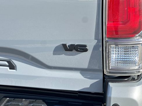 Used 2020 Toyota Tacoma TRD Sport w/ Technology Package image 25