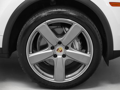 Used 2017 Porsche Cayenne S AWD/4WD image 15