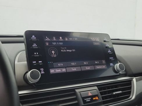 Used 2018 Honda Accord Sport image 26