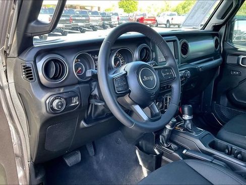 Used 2023 Jeep Gladiator Sport AWD/4WD image 13