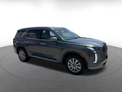 Used 2025 Hyundai Palisade SEL FWD image 2