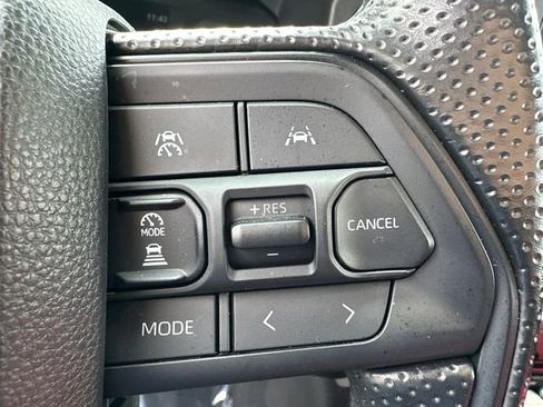 Used 2025 Toyota Tacoma SR5 AWD/4WD image 34