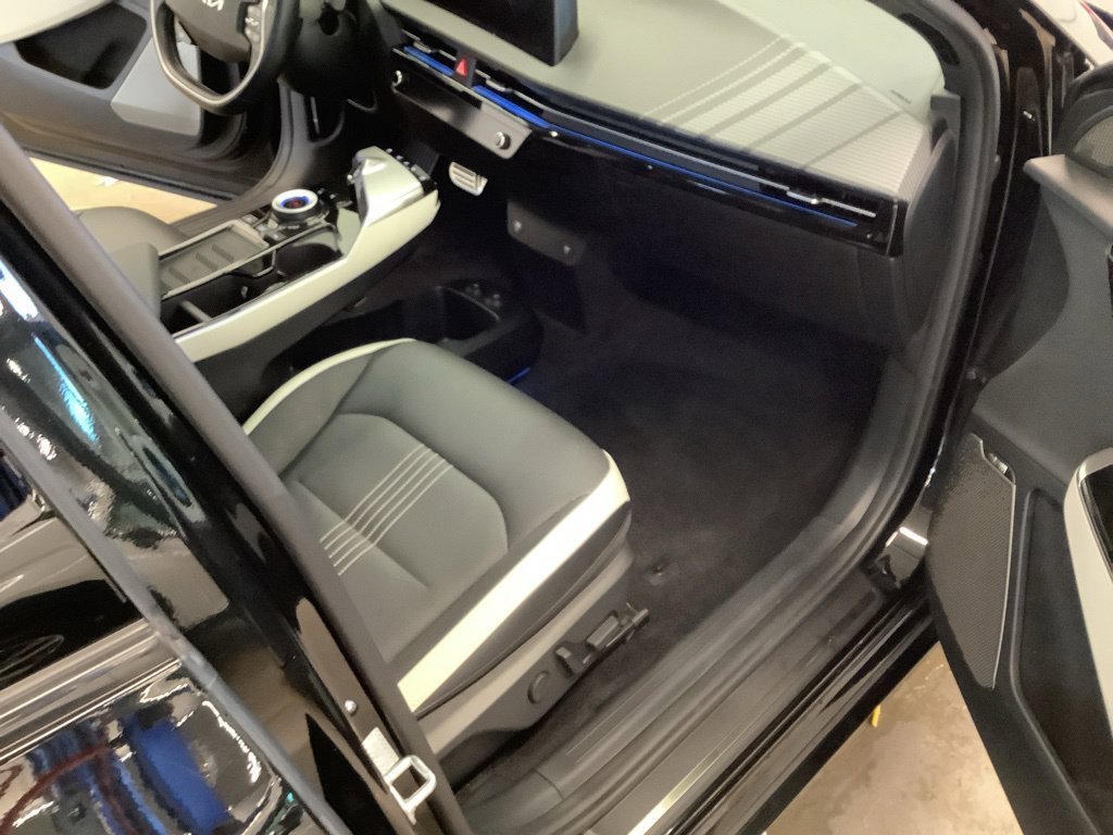 Certified 2023 Kia EV6 GT-Line AWD/4WD image 17