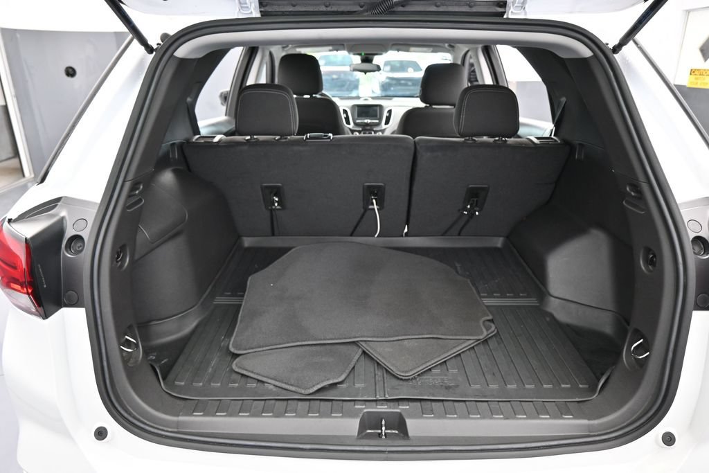 Used 2024 Chevrolet Equinox LS w/ LS Convenience Package FWD image 39