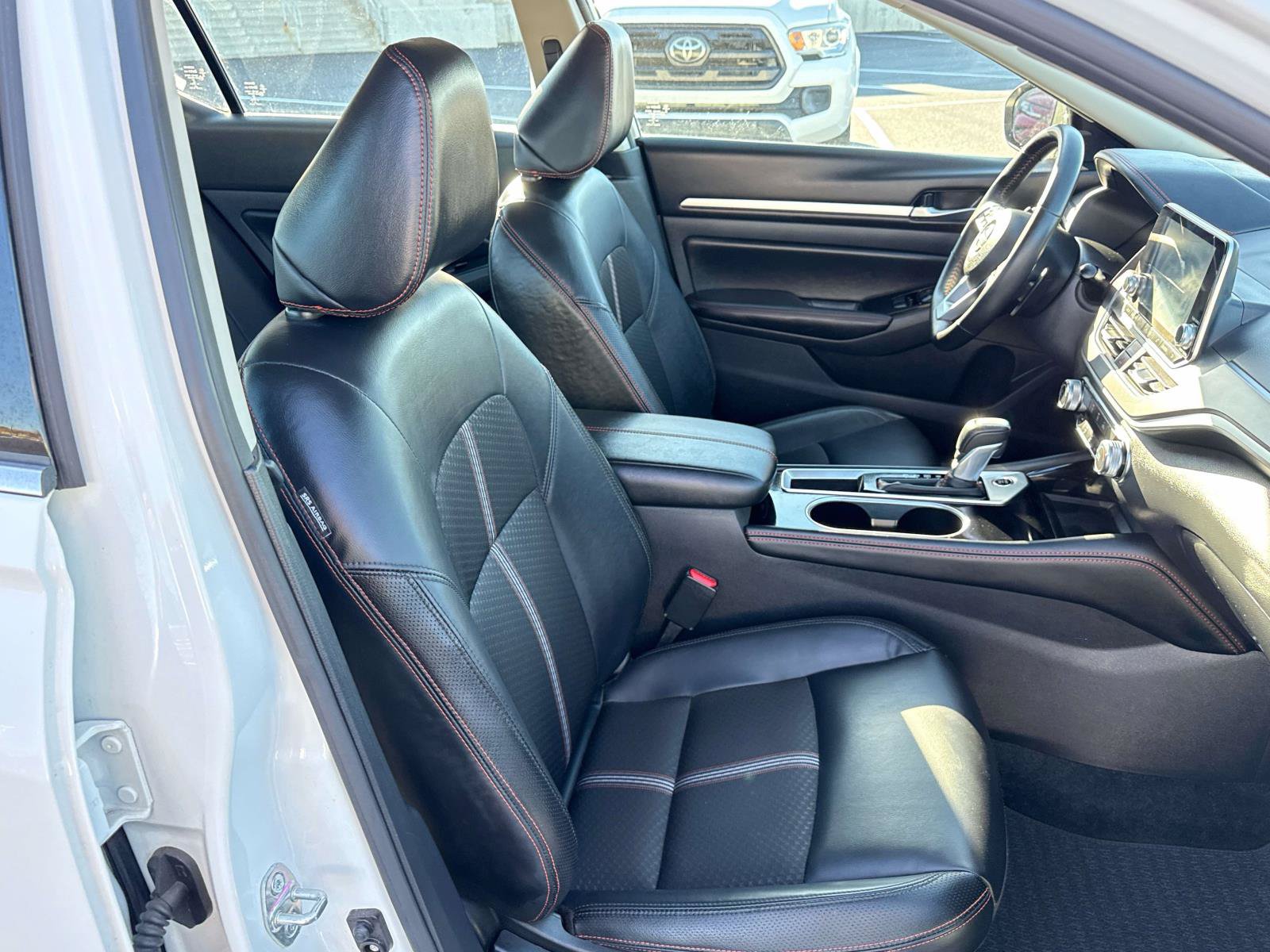 Used 2025 Nissan Altima 2.5 SR FWD image 18