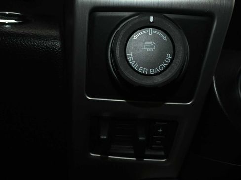 Used 2018 Ford F150 Platinum w/ Equipment Group 701A Luxury AWD/4WD image 27