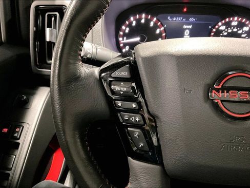 Used 2025 Nissan Frontier PRO-4X AWD/4WD image 23
