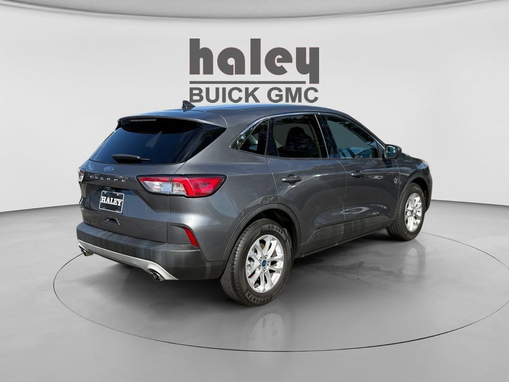 Used 2022 Ford Escape SE FWD image 5