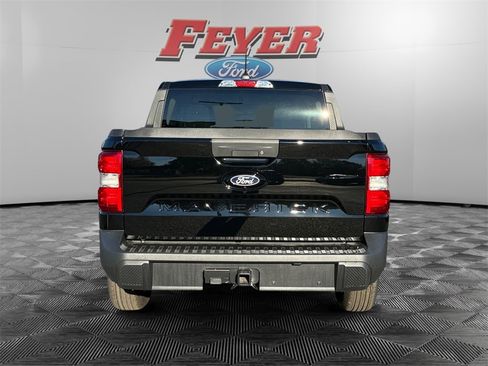 New 2025 Ford Maverick XLT w/ XLT Luxury Package image 4