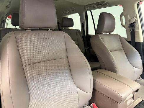 Used 2023 Lexus GX 460 Premium w/ Premium Package AWD/4WD image 10